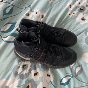 Nike men’s kyrie 2 shoes